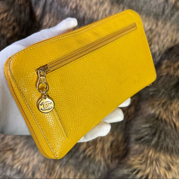 Authentic Chanel Caviar yellow zippy wallet - Picture 10 of 16